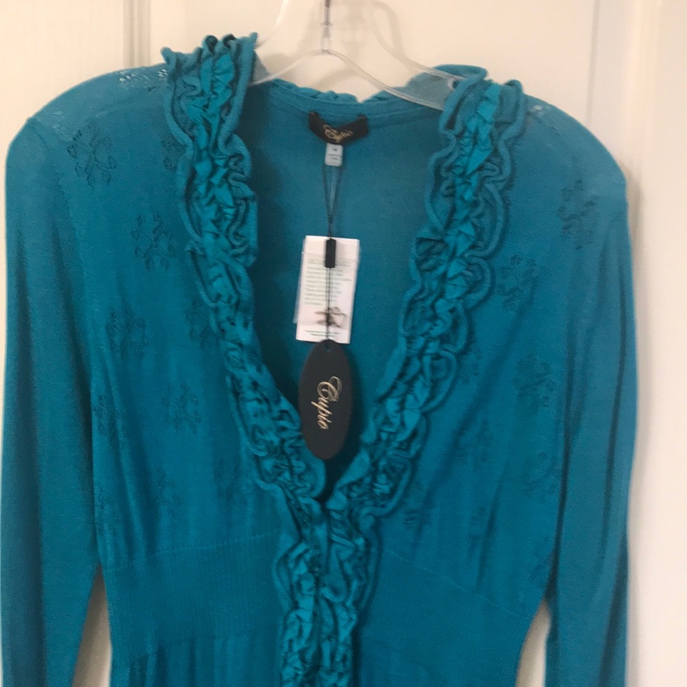 Stylish sweater! - Picture 2 of 4